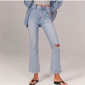 Abercrombie & Fitch The kick Flare ultra High Rise. Size 29/8reg.